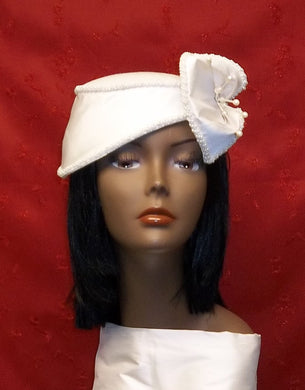 Ivory/Off white Cocktail Hat